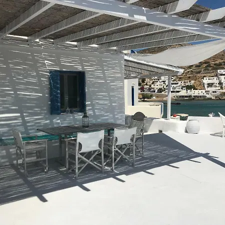 Traditional Cycladic House בית נופש